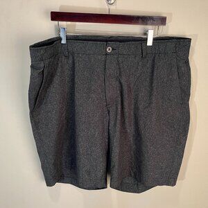 Under Armour Men's dark gray marled flat front Golf Shorts 44 9" inseam EUC